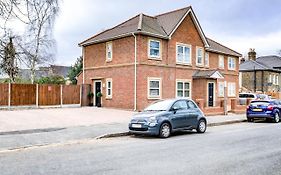 Beautiful 2 Bedroom Apartment, Romford